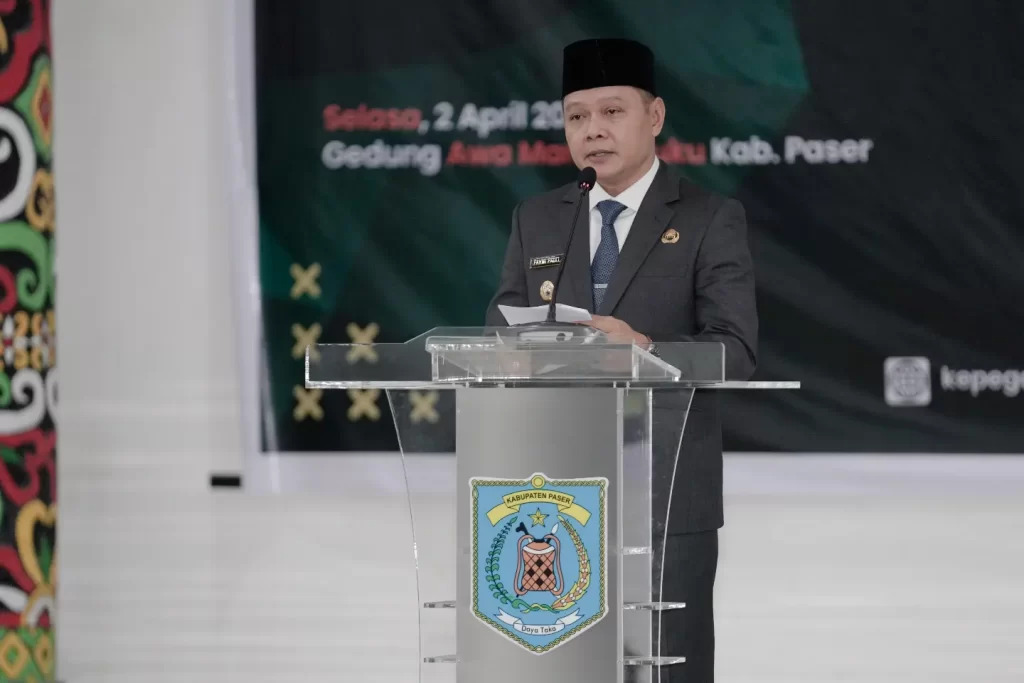 Pelaksanaan Sumpah/Janji dan Jabatan Pegawai Pemerintah dengan Perjanjian Kerja serta Serah Terima SK CPNS dan SK PNS